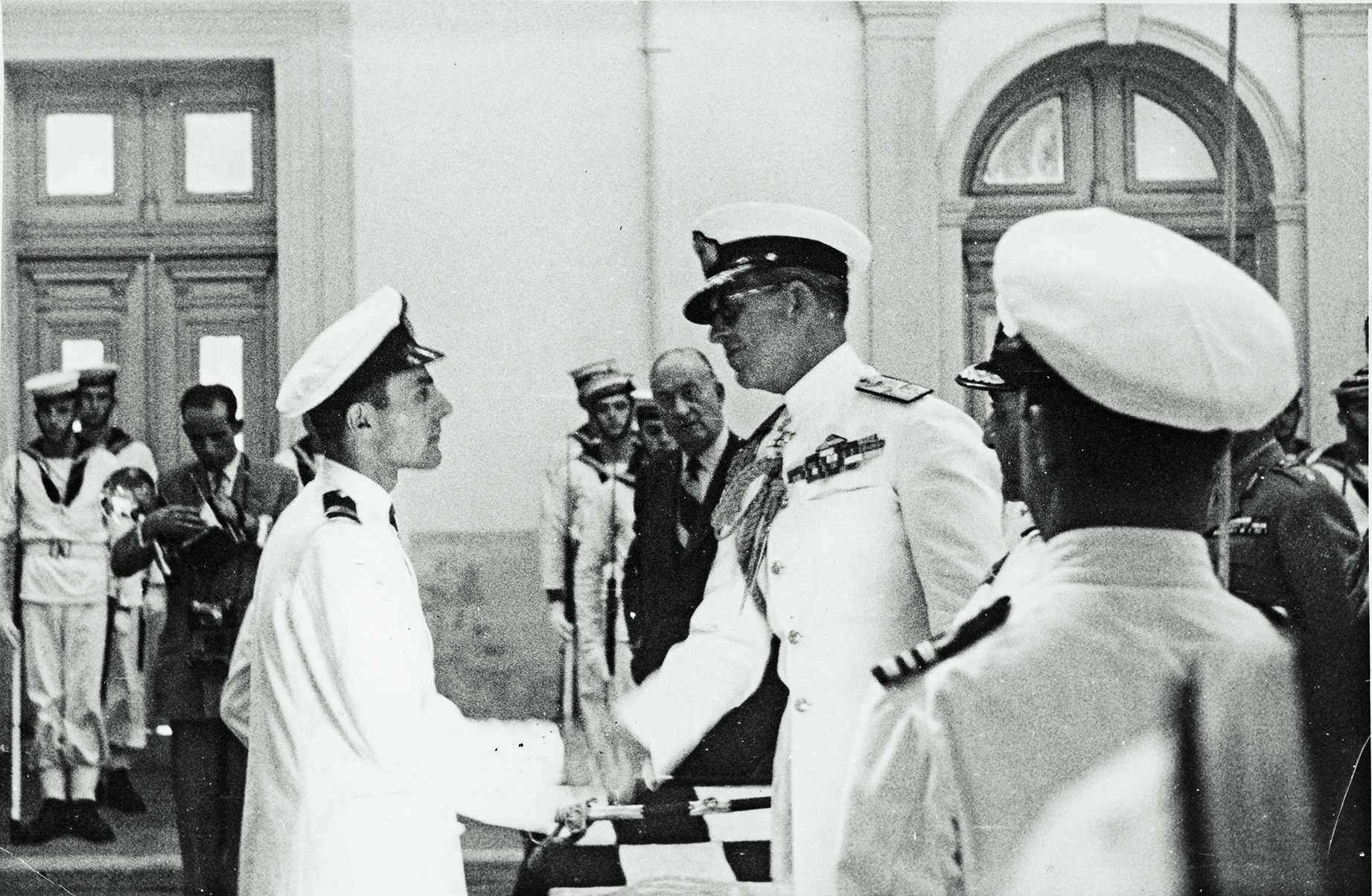 alma-pros-to-mellon-oi-belharra-enas-zontanos-thrylos-toy-polemikoy-naytikoy-milaei-stin-k2